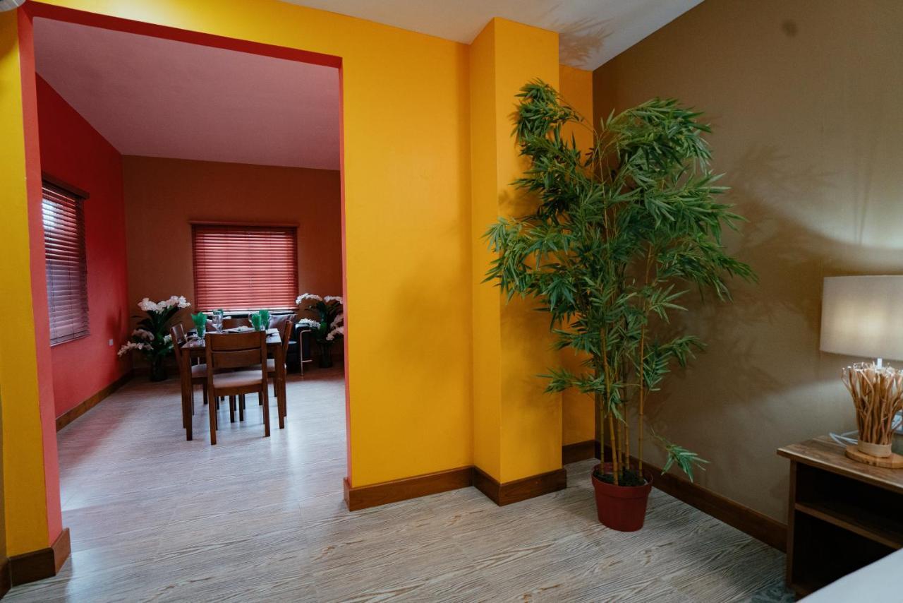 Runway Hotel Piarco Экстерьер фото